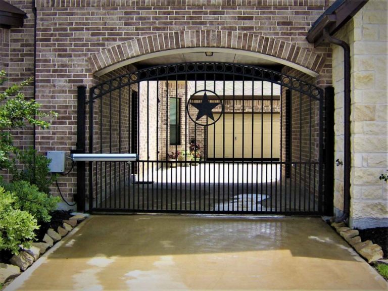 Driveway Gate 2 1030x773 1 768x576