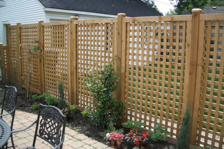 Woodway privacy square trellis panel.1 1 768x511